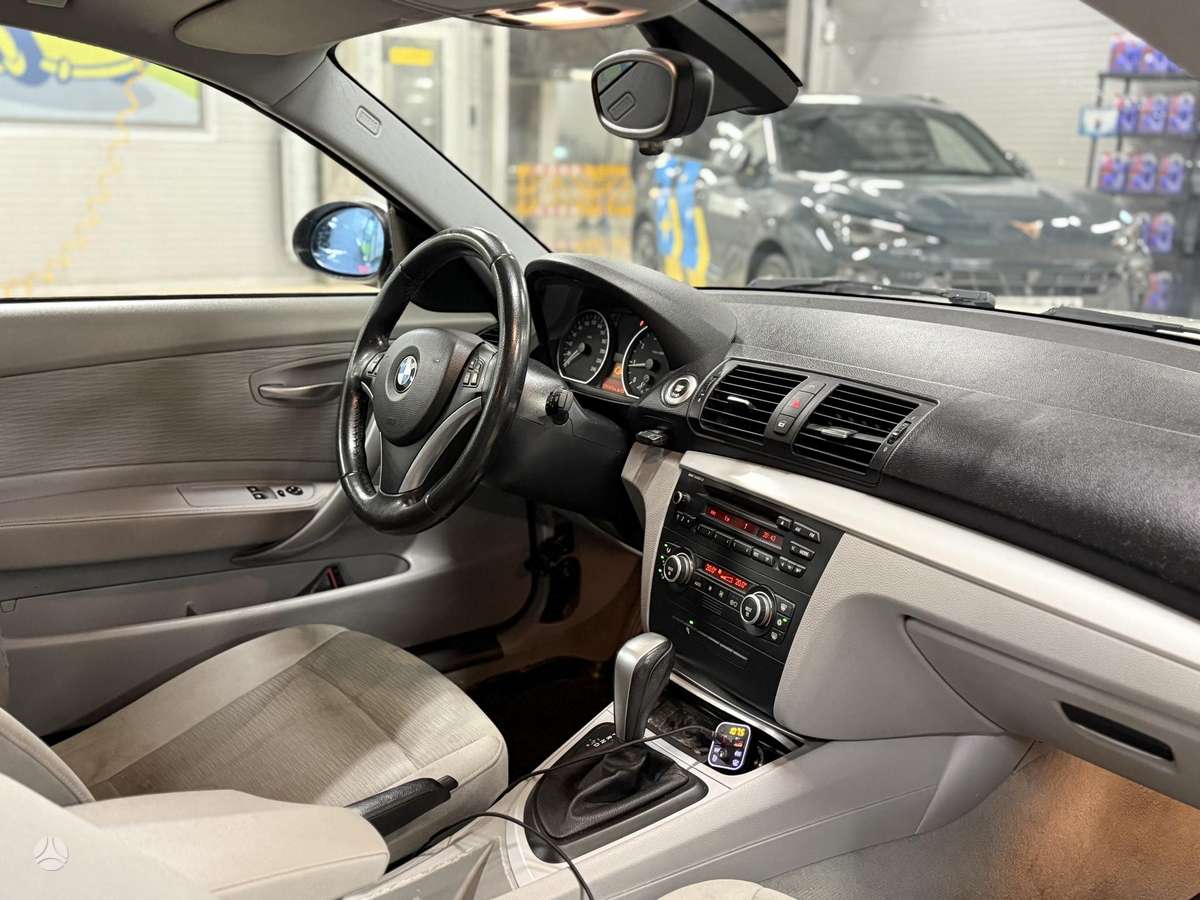 BMW 118, 2.0 l., hatchback