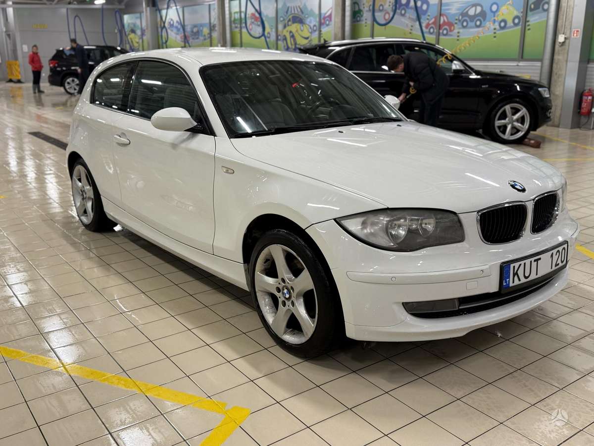 BMW 118, 2.0 l., Хэтчбек