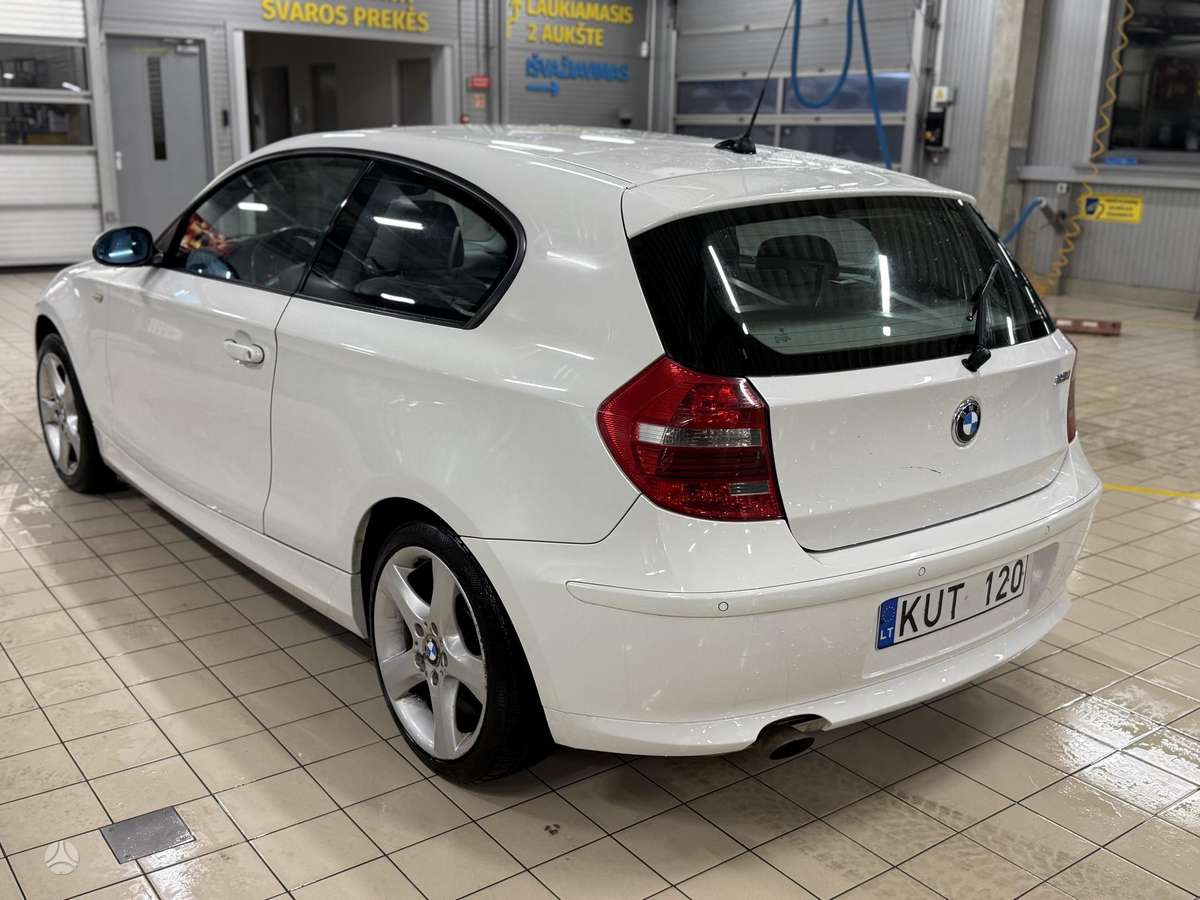 BMW 118, 2.0 l., hatchback