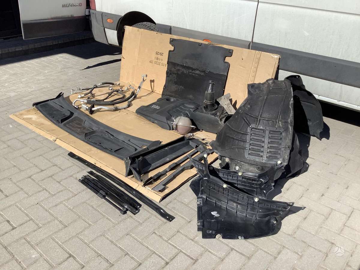 Audi Q5 kėbulo dalys