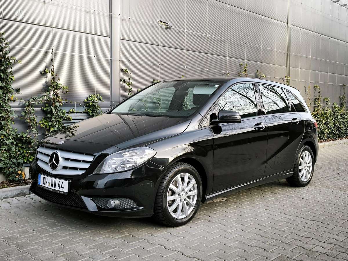 Mercedes-Benz B180, 2013