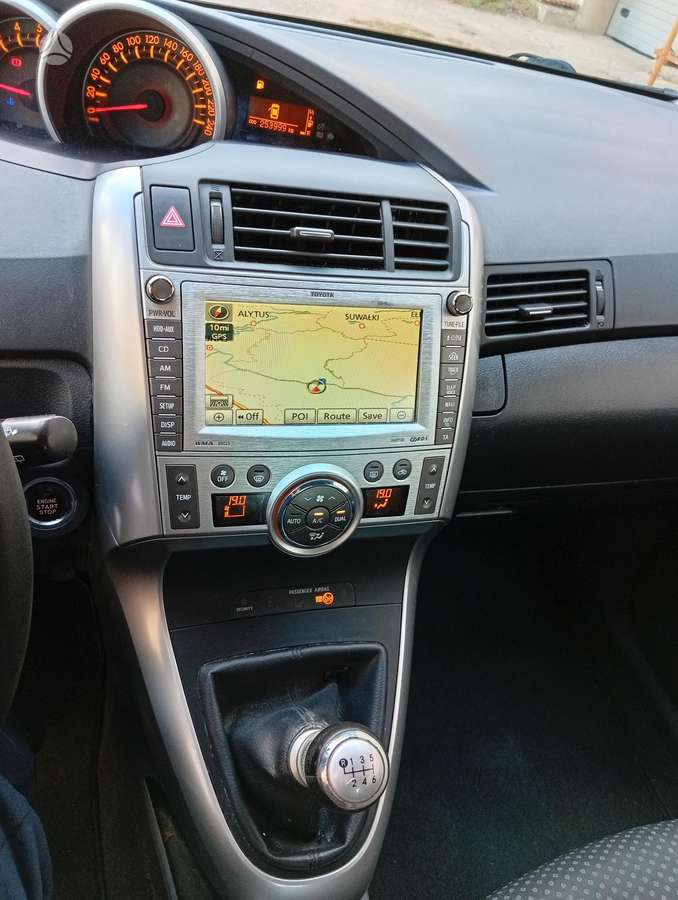 Toyota Verso, 2.2 l., Минивэн