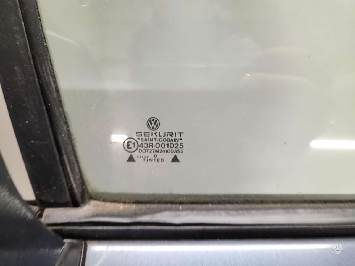 Volkswagen Golf doors