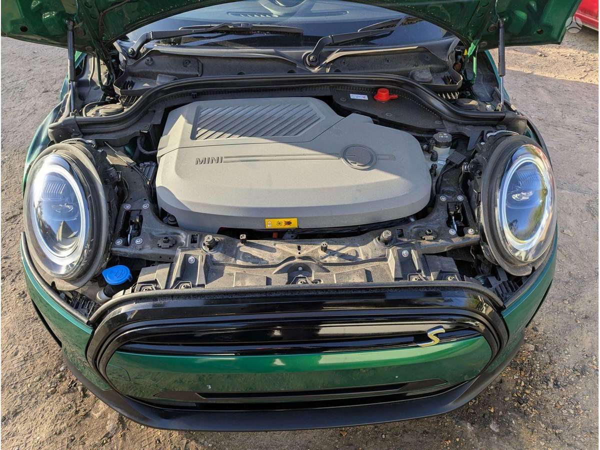 Mini Cooper SE engine