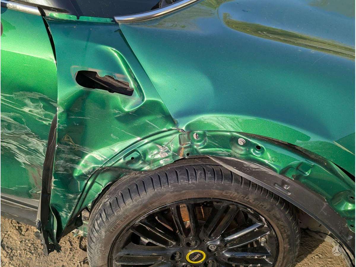 Mini Cooper SE engine