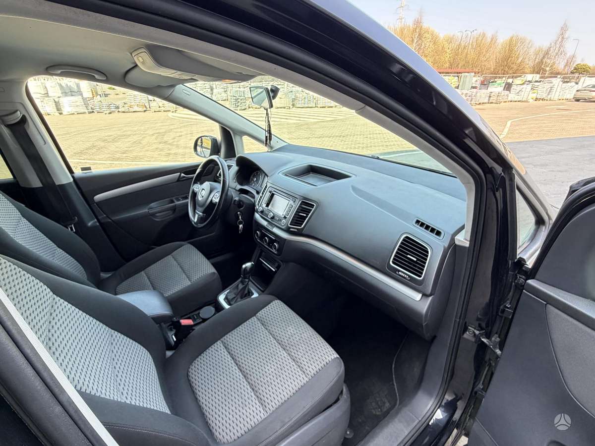 Volkswagen Sharan, 2.0 l., Минивэн