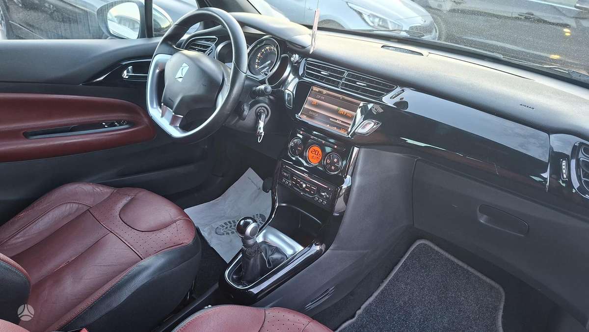 Citroen DS3, 1.6 l., hatchback