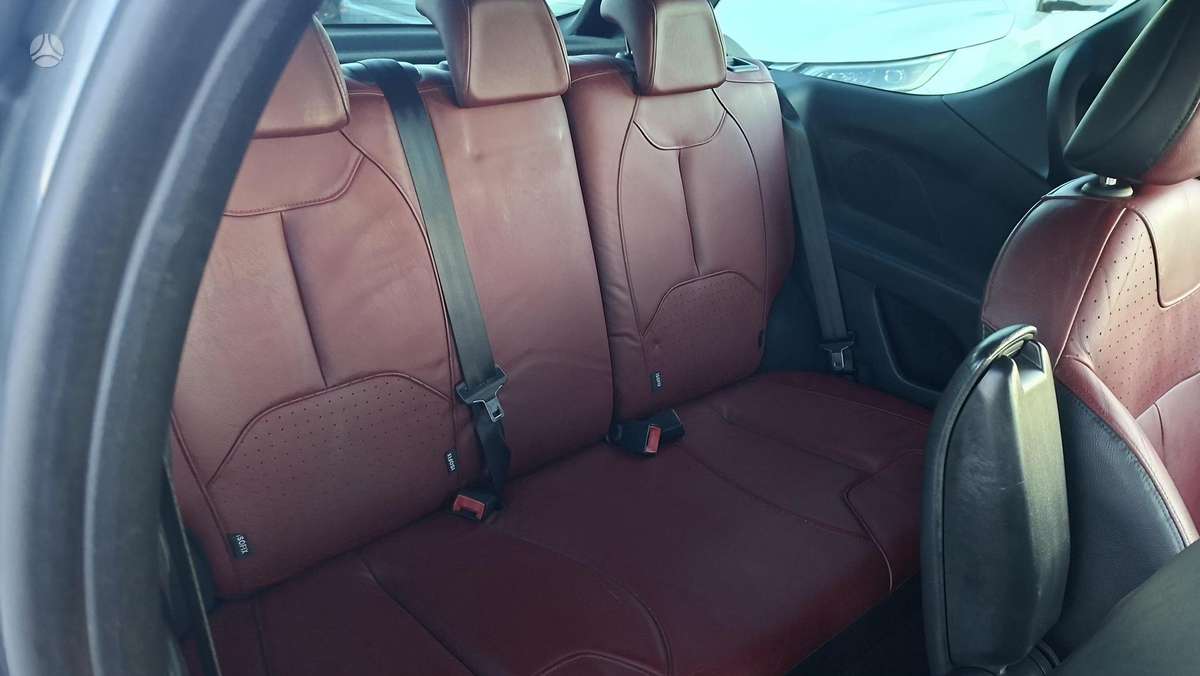 Citroen DS3, 1.6 l., hatchback