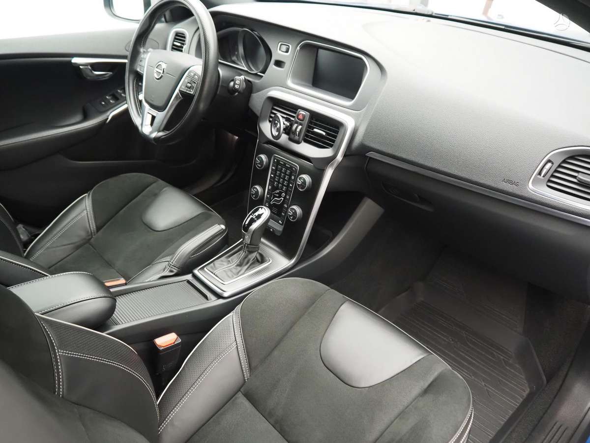 Volvo V40, 2.0 l., hatchback