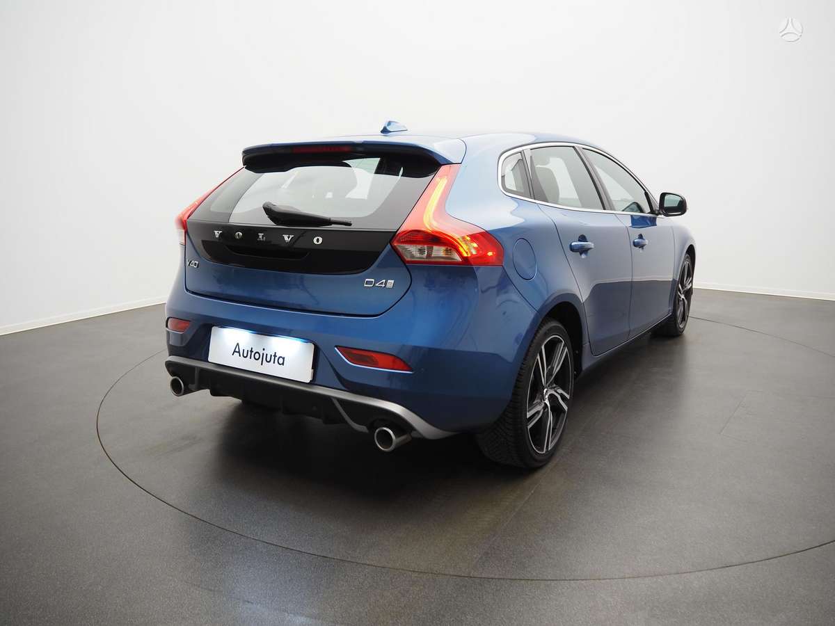 Volvo V40, 2.0 l., hatchback