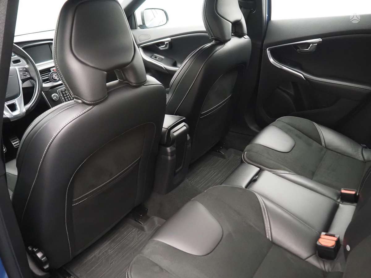 Volvo V40, 2.0 l., Хэтчбек