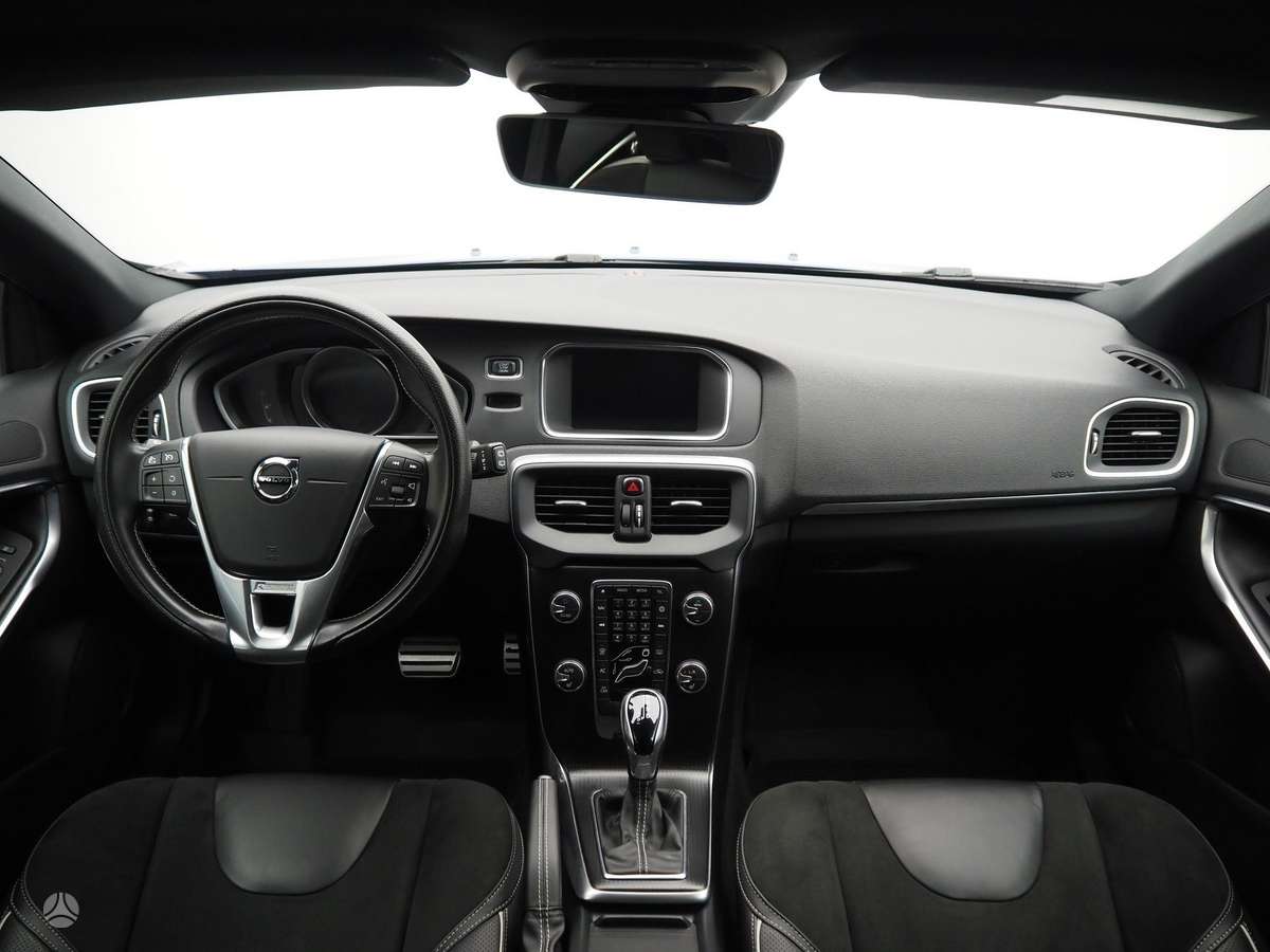 Volvo V40, 2.0 l., Хэтчбек