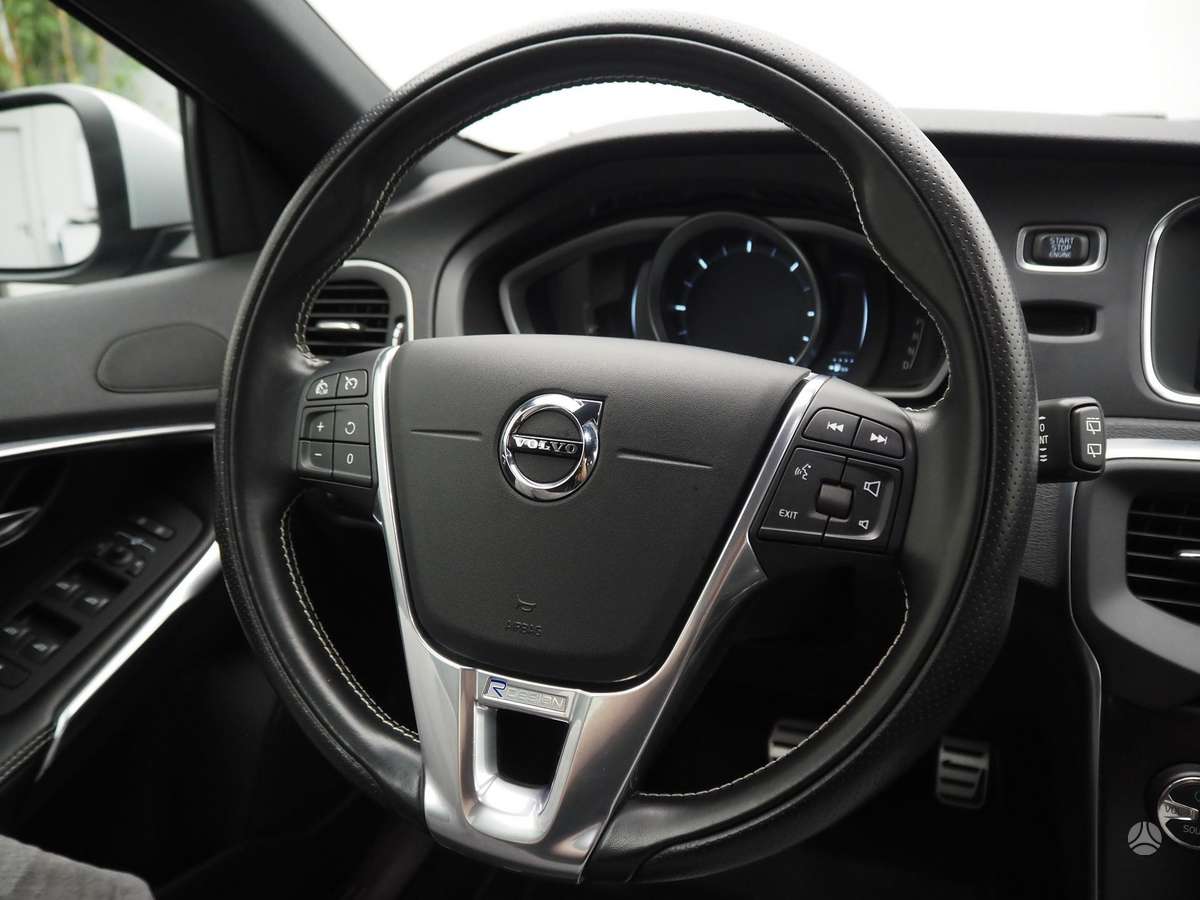 Volvo V40, 2.0 l., hatchback
