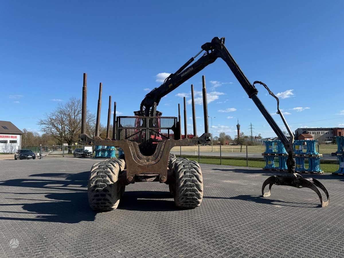 Komatsu 875 (F580), форвардеры