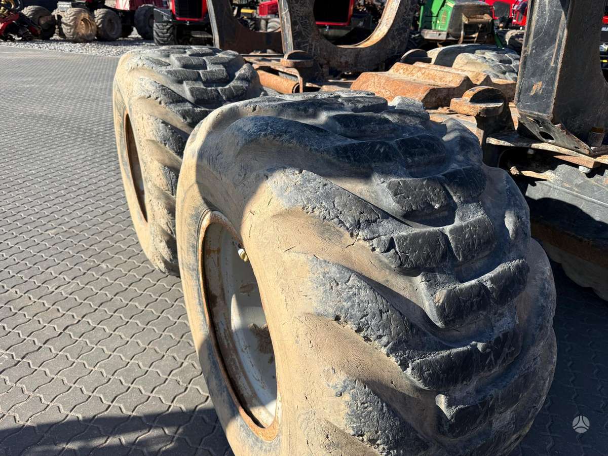 Komatsu 875 (F580), форвардеры