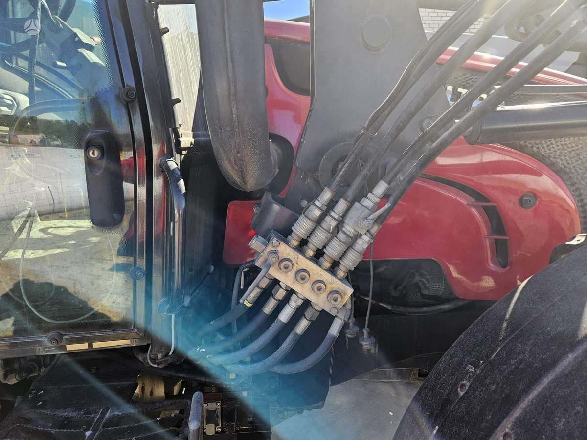 Valtra N141H, traktoriai