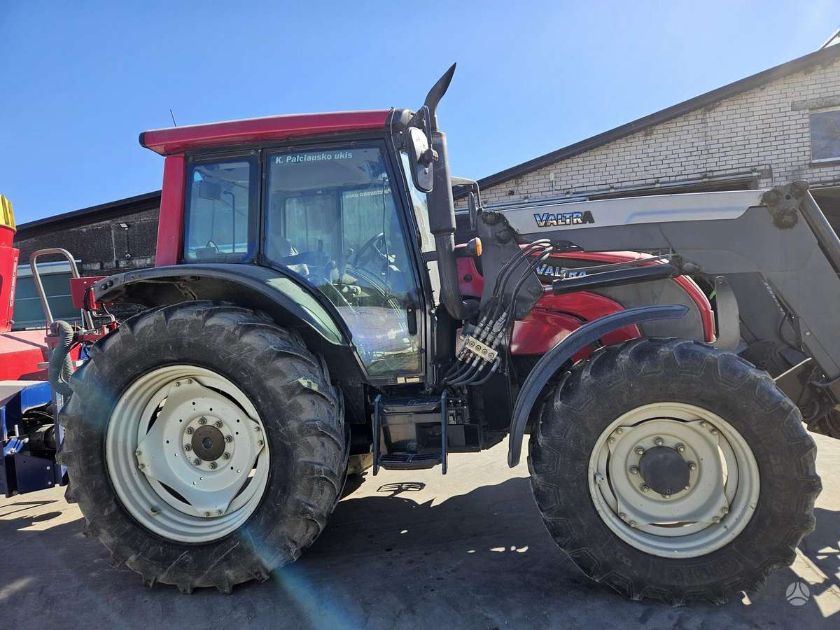 Valtra N141 Hitech, tractors