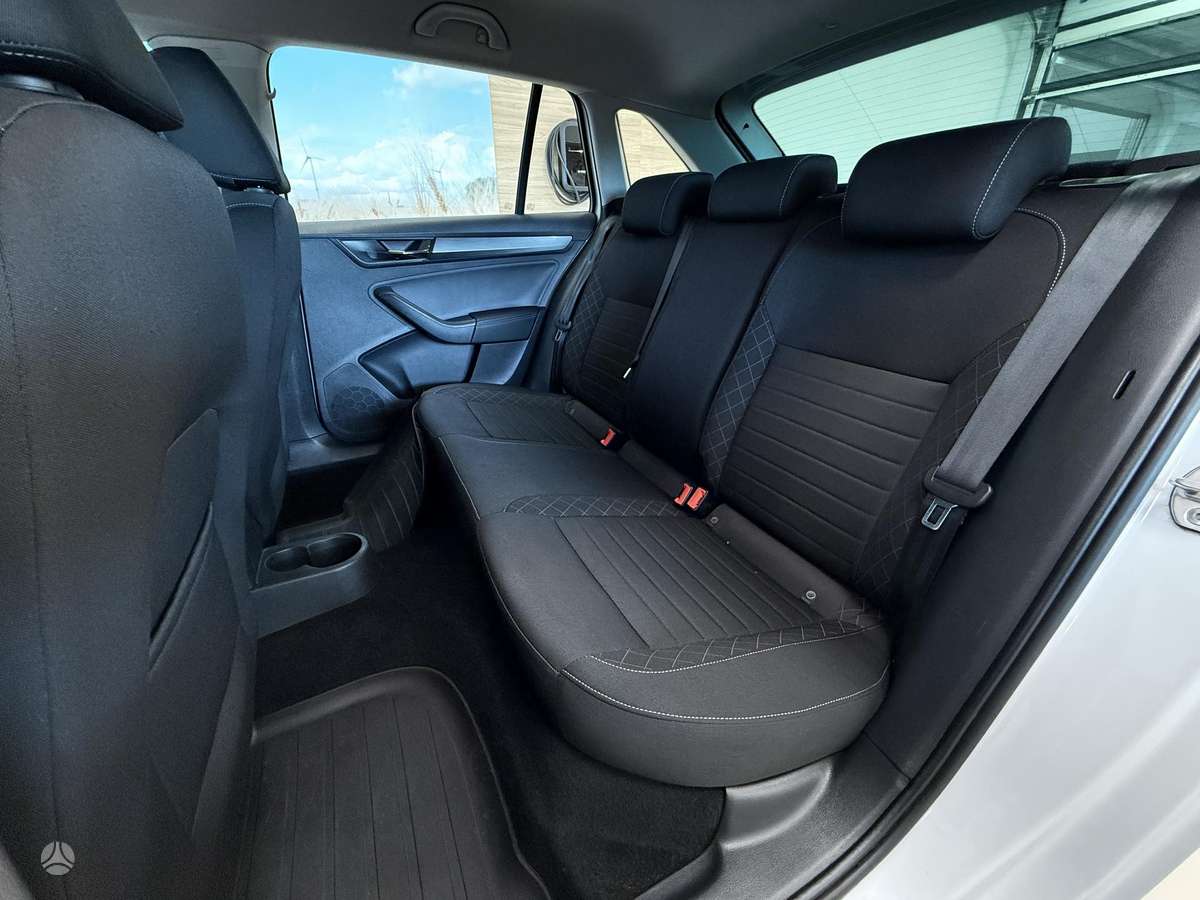 Skoda Rapid, 1.0 l., Хэтчбек