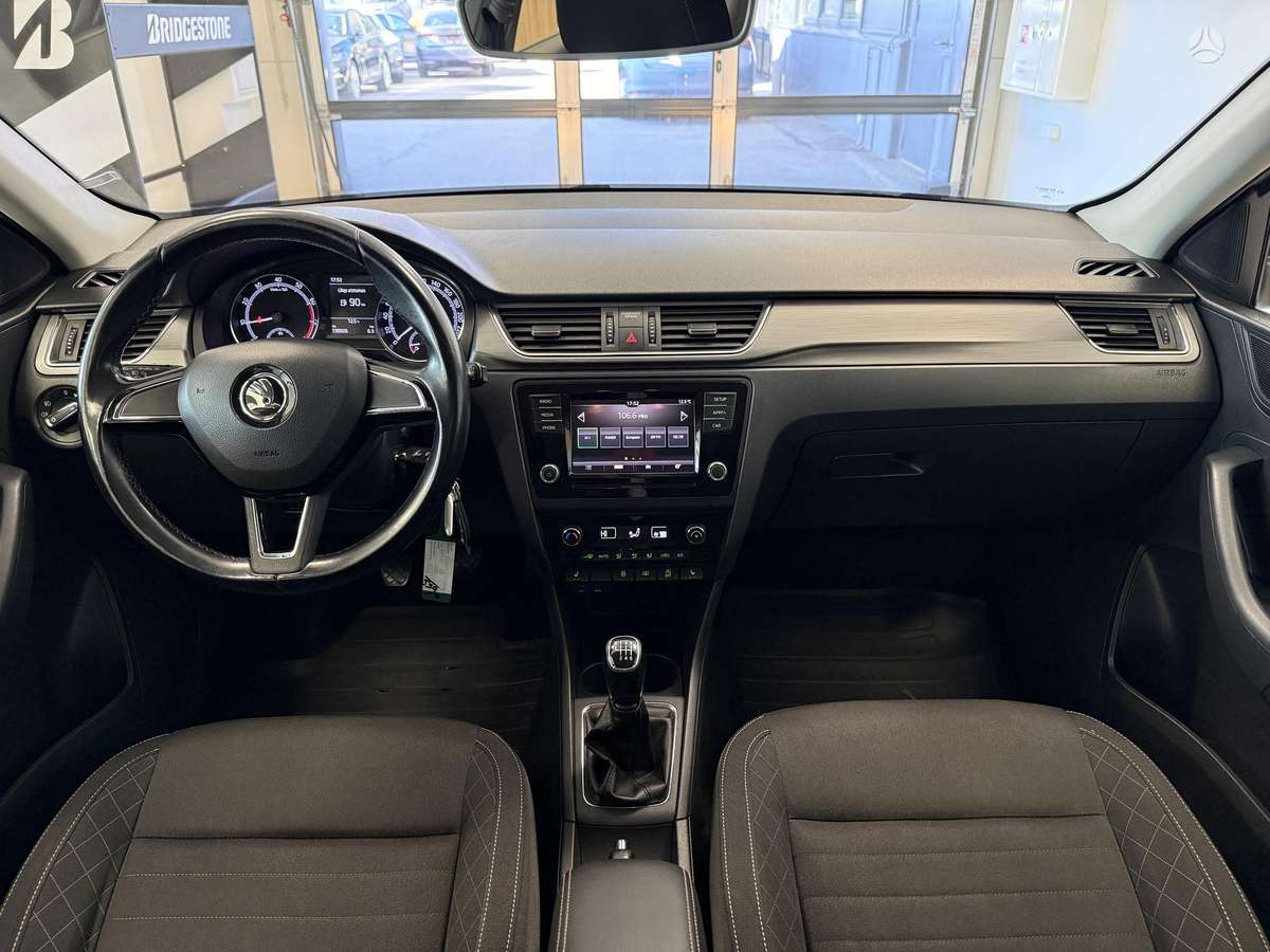 Skoda Rapid, 1.0 l., Хэтчбек
