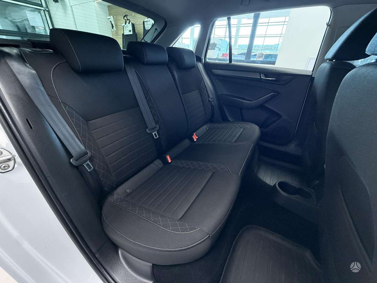 Skoda Rapid, 1.0 l., Хэтчбек