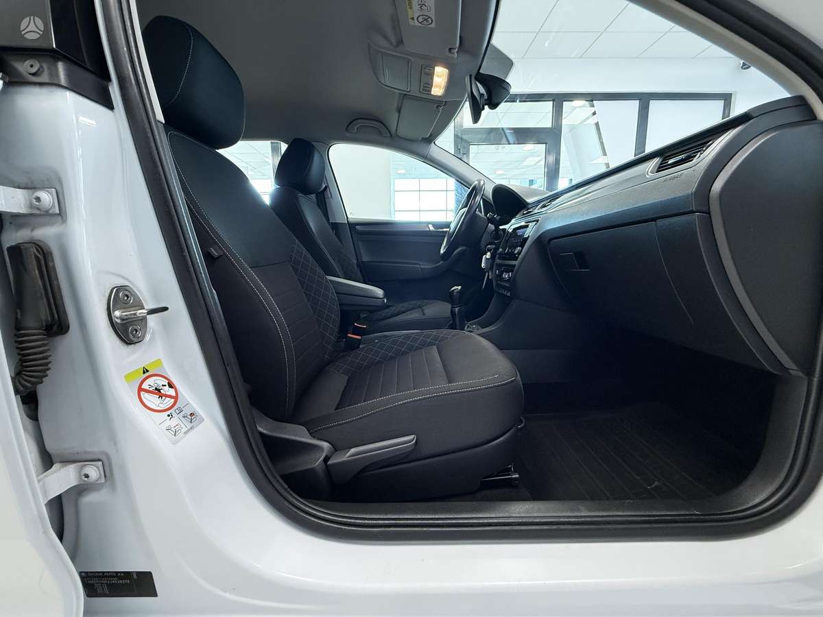 Skoda Rapid, 1.0 l., Хэтчбек