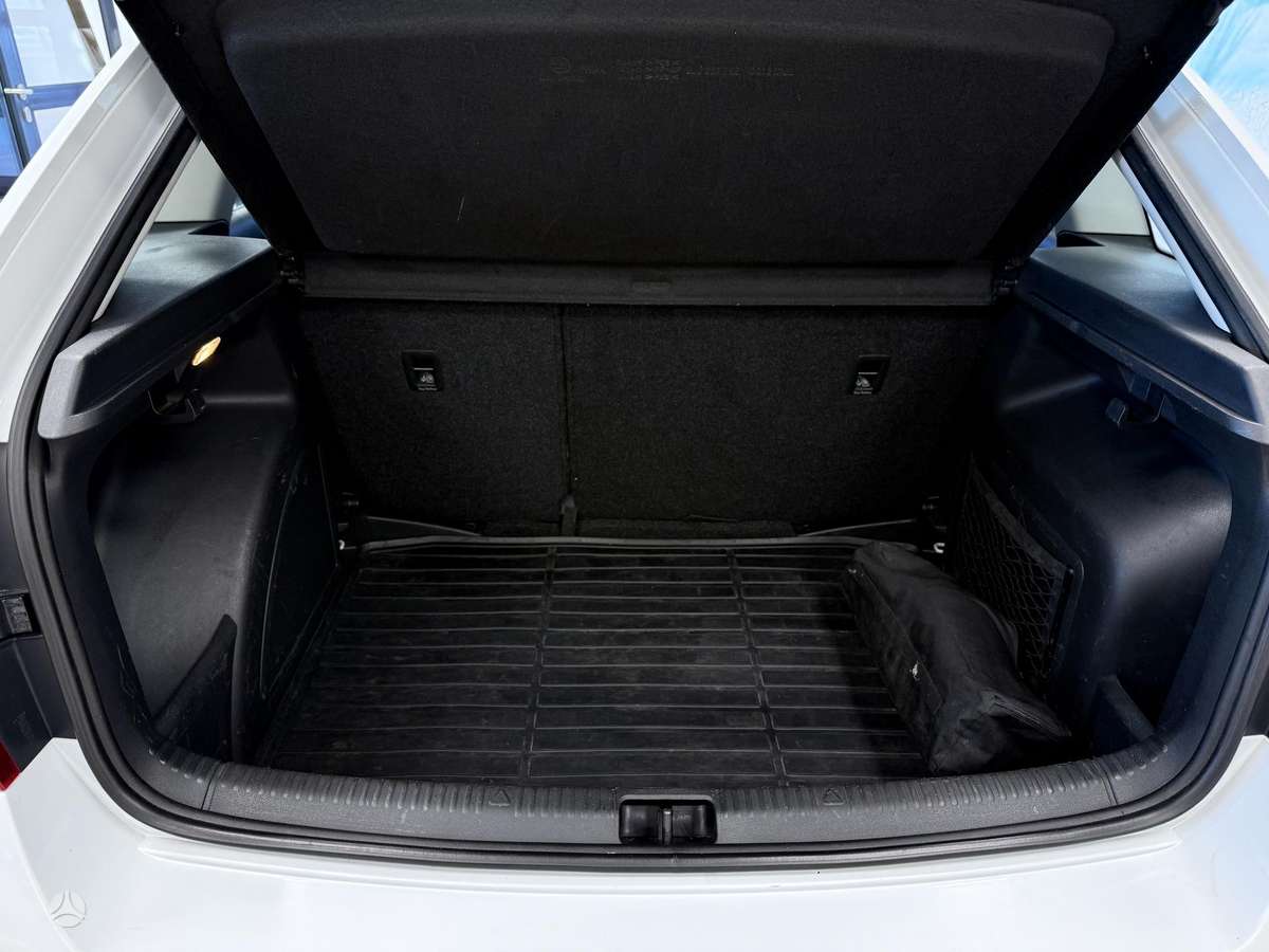 Skoda Rapid, 1.0 l., Хэтчбек