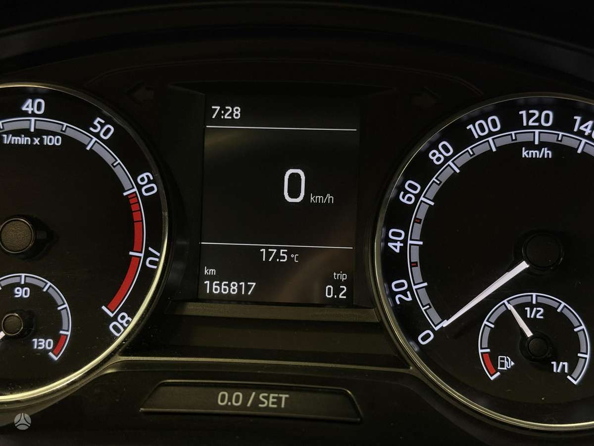 Skoda Rapid, 1.0 l., Хэтчбек