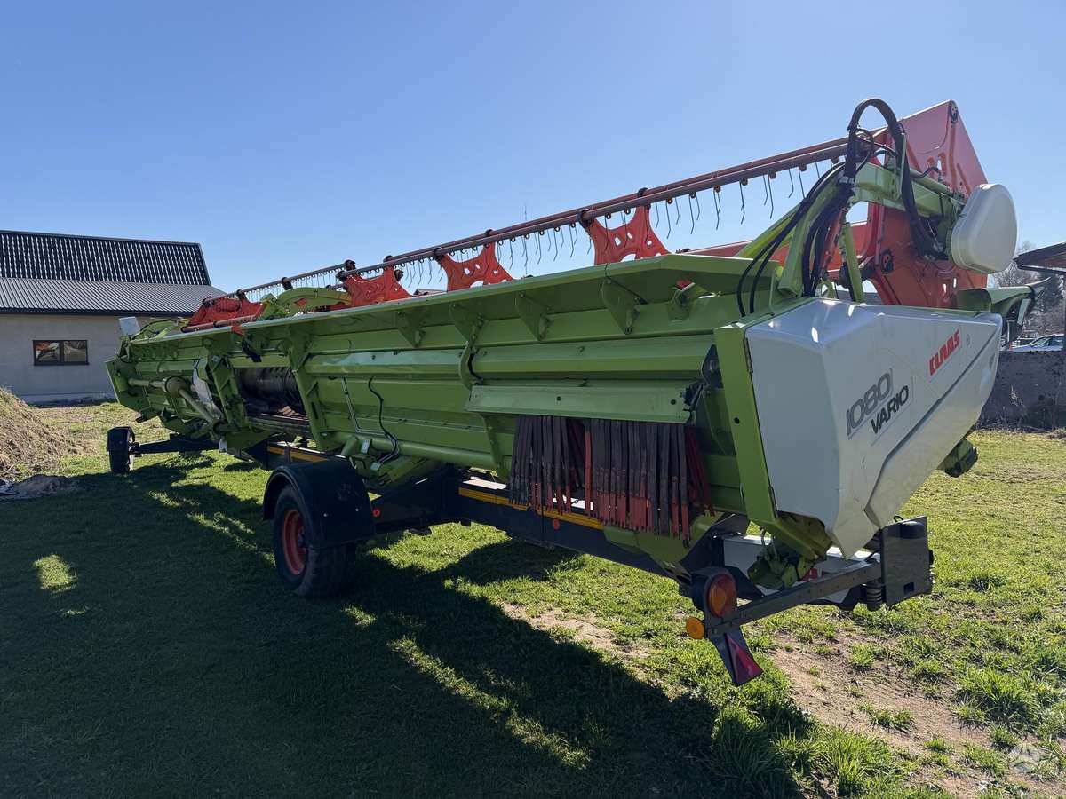 Claas 770TT, combine harvesters