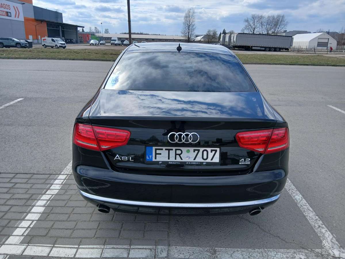 Audi A8 L, 4.2 l., saloon / sedan