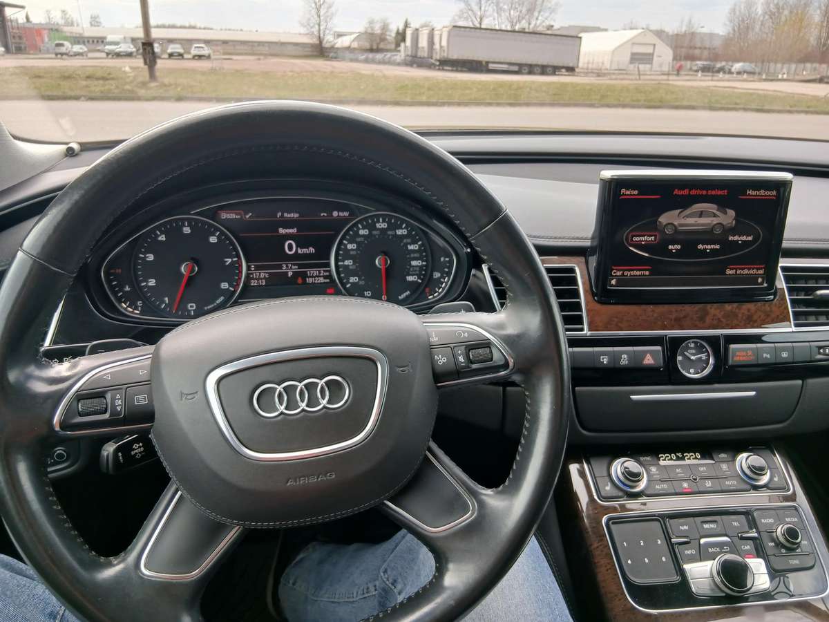 Audi A8 L, 4.2 l., saloon / sedan