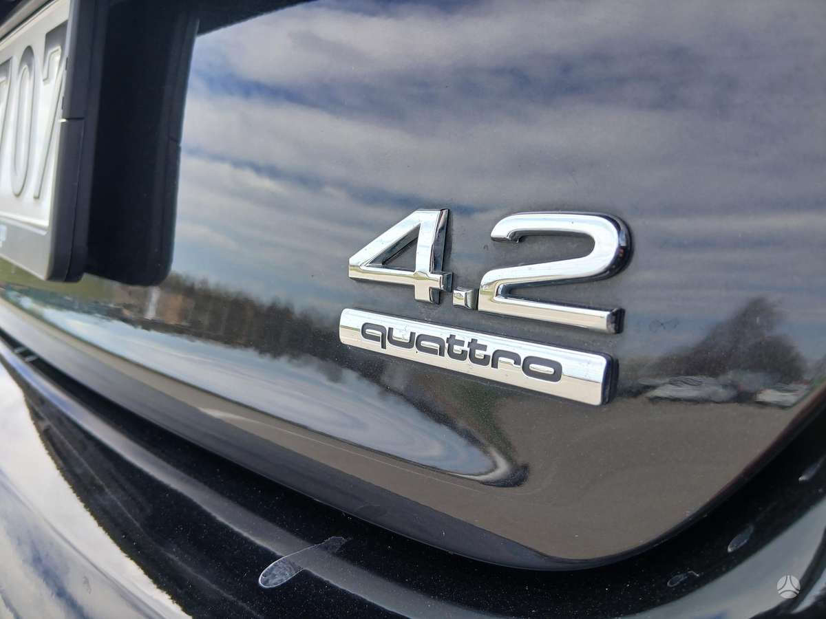 Audi A8 L, 4.2 l., saloon / sedan