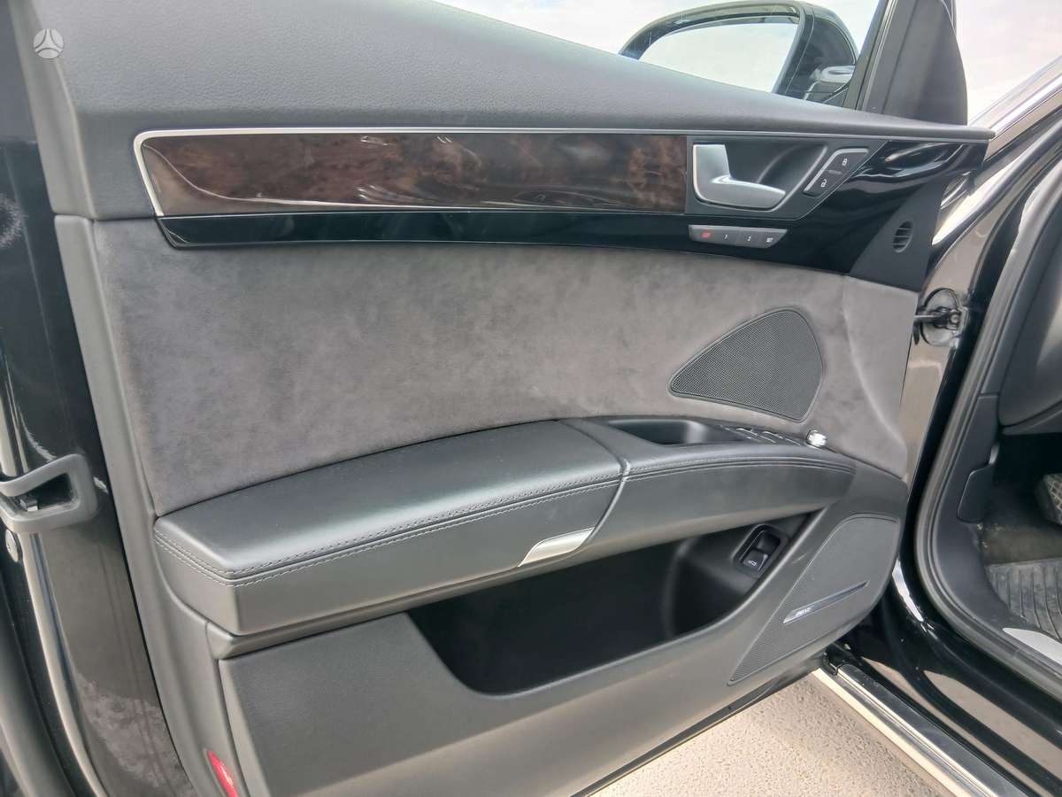 Audi A8 L, 4.2 l., saloon / sedan