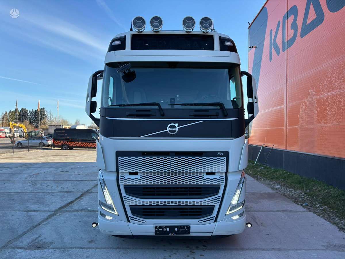 Volvo FH 540 6x2, single sleeper