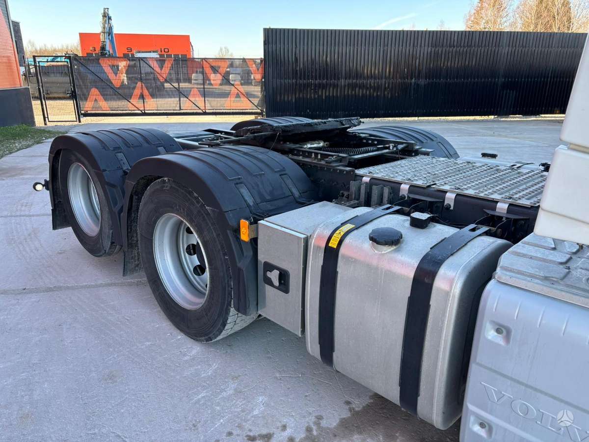 Volvo FH 540 6x2, single sleeper