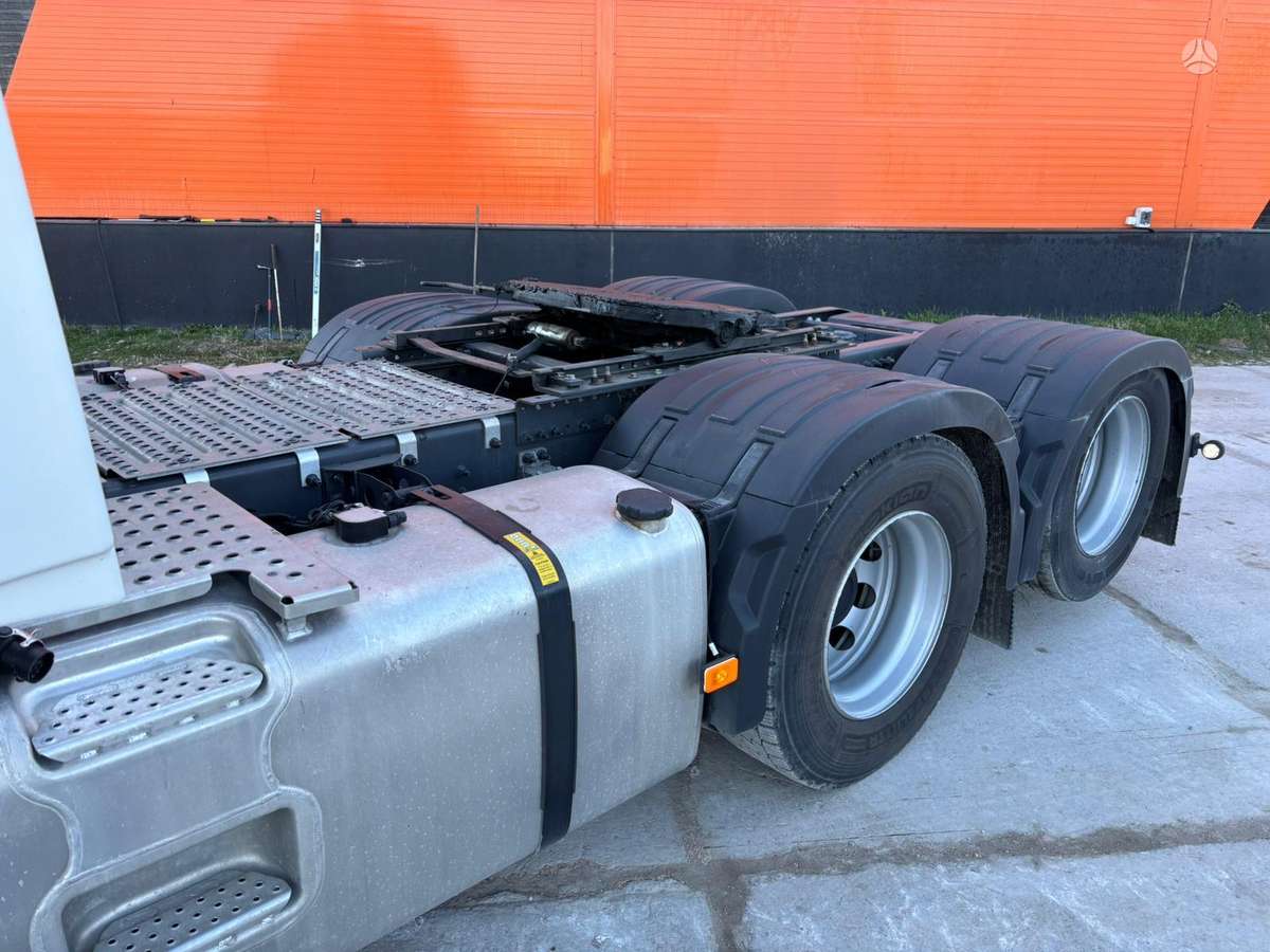 Volvo FH 540 6x2, single sleeper