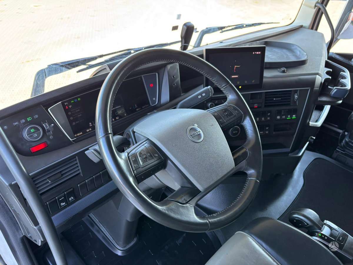 Volvo FH 540 6x2, single sleeper