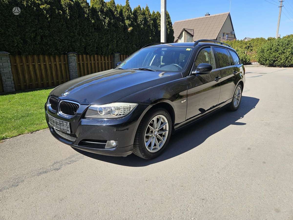 BMW 318, 2009