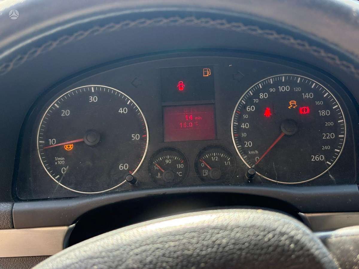 Volkswagen Touran по частям