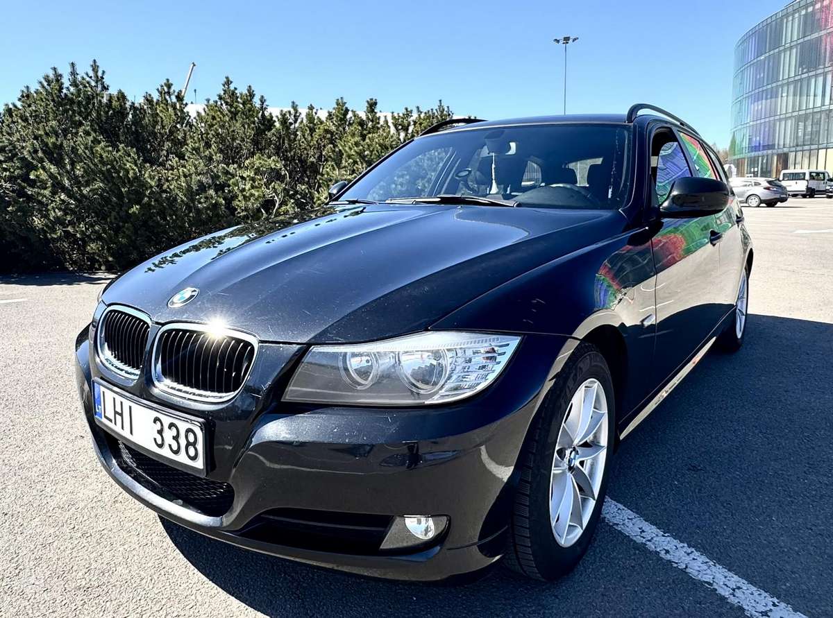 BMW 318, 2009