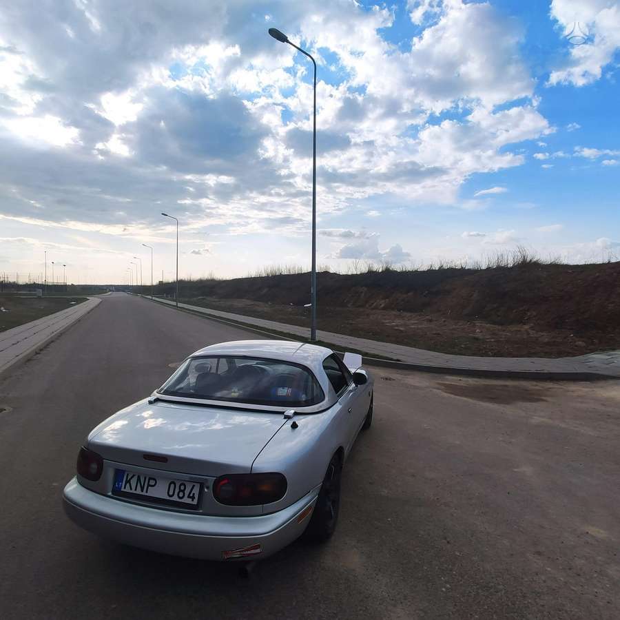 Mazda MX-5, 1.8 l., convertible
