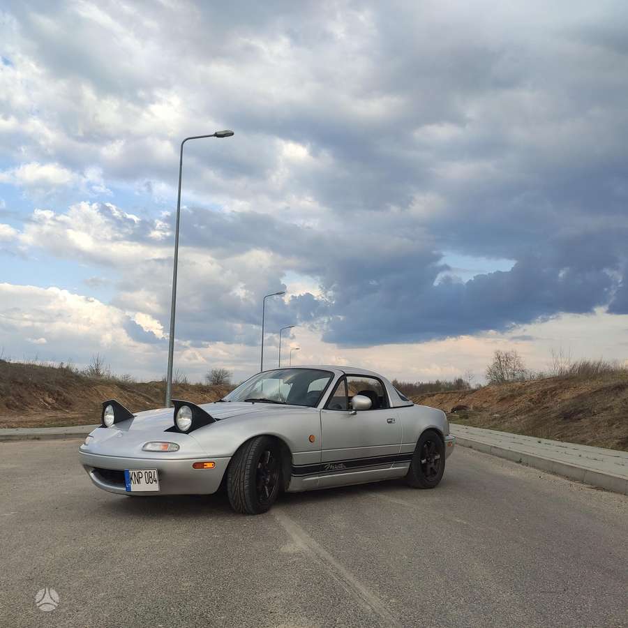 Mazda MX-5, 1.8 l., convertible