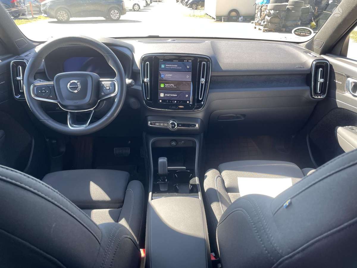 Volvo XC40, 82 kWh, off-road / crossover