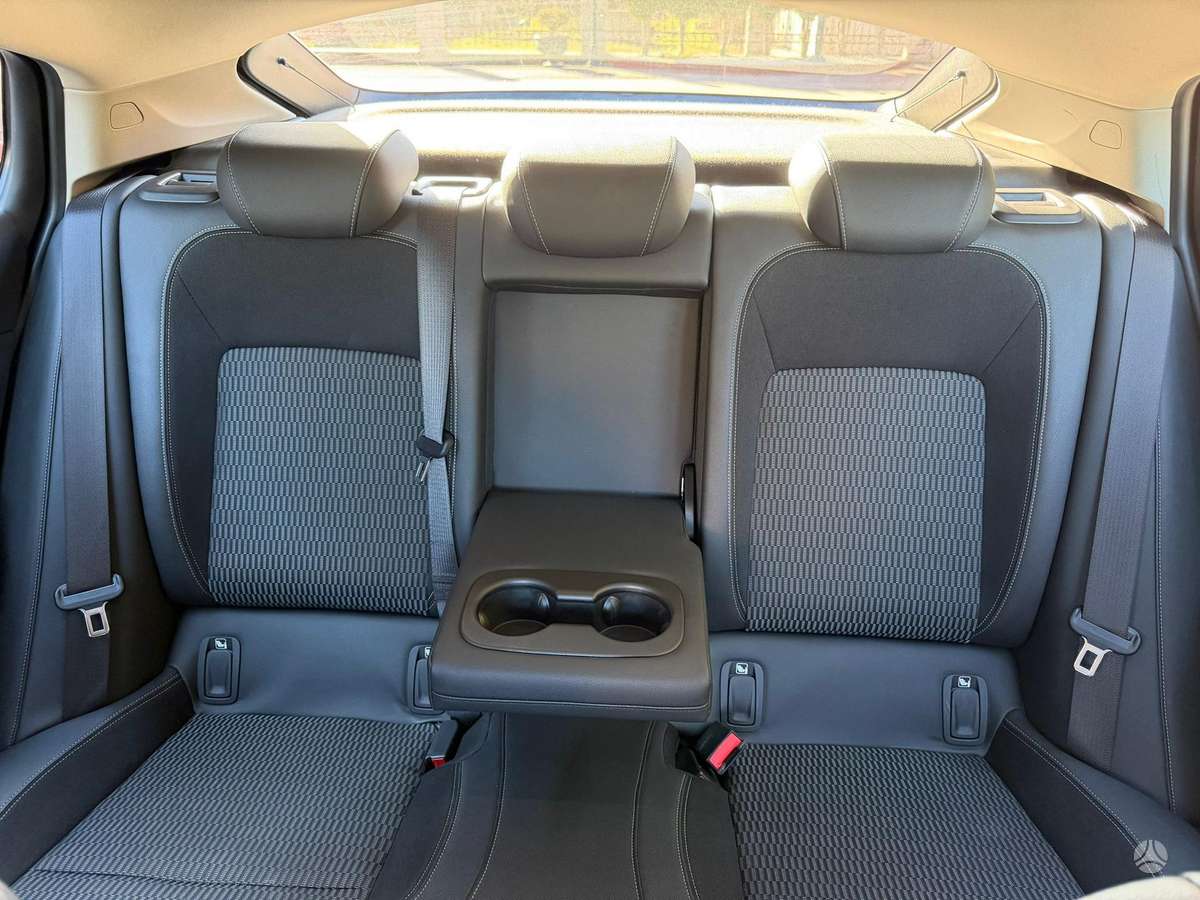 Opel Insignia, 1.6 l., hatchback