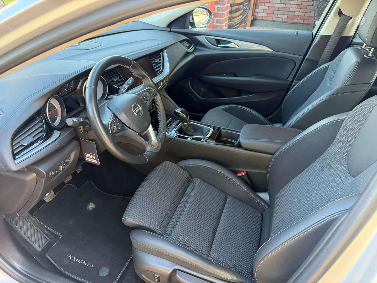 Opel Insignia, 1.6 l., hatchback