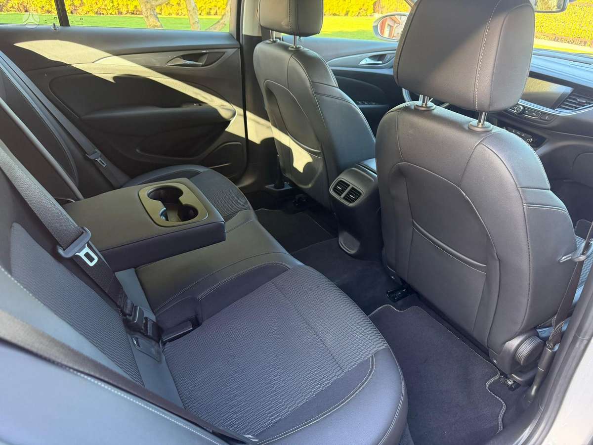 Opel Insignia, 1.6 l., hatchback