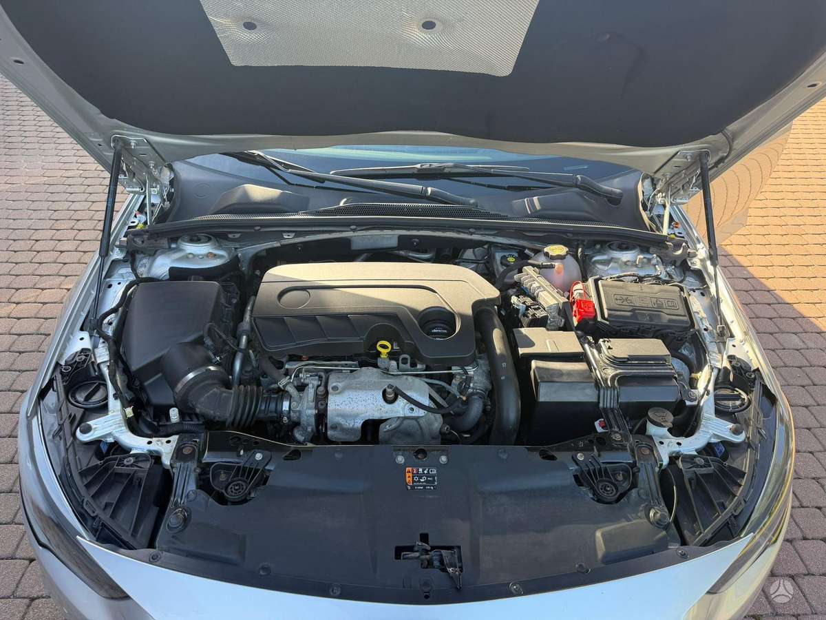 Opel Insignia, 1.6 l., hatchback