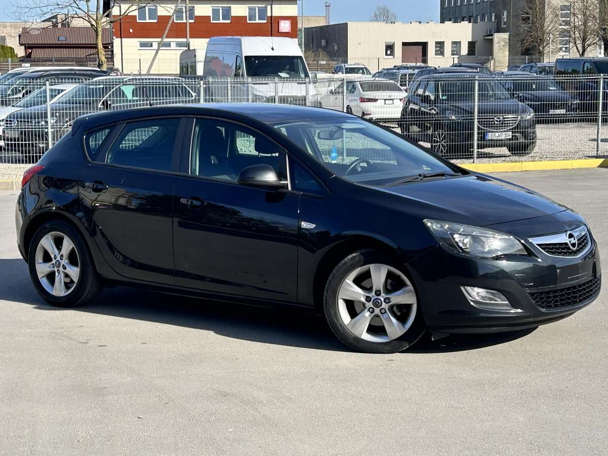 Opel Astra, 1.7 l., Хэтчбек