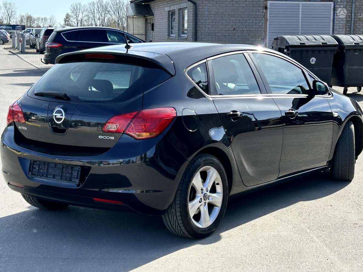 Opel Astra, 1.7 l., Хэтчбек