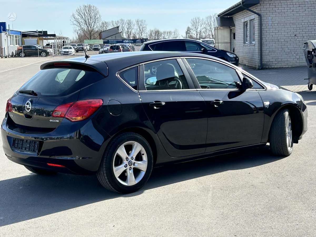 Opel Astra, 1.7 l., Хэтчбек