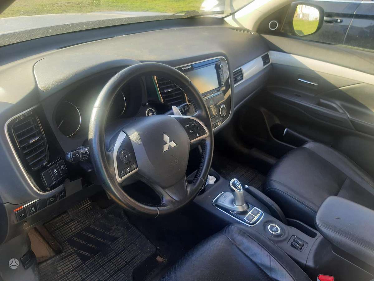 Mitsubishi Outlander, 2015